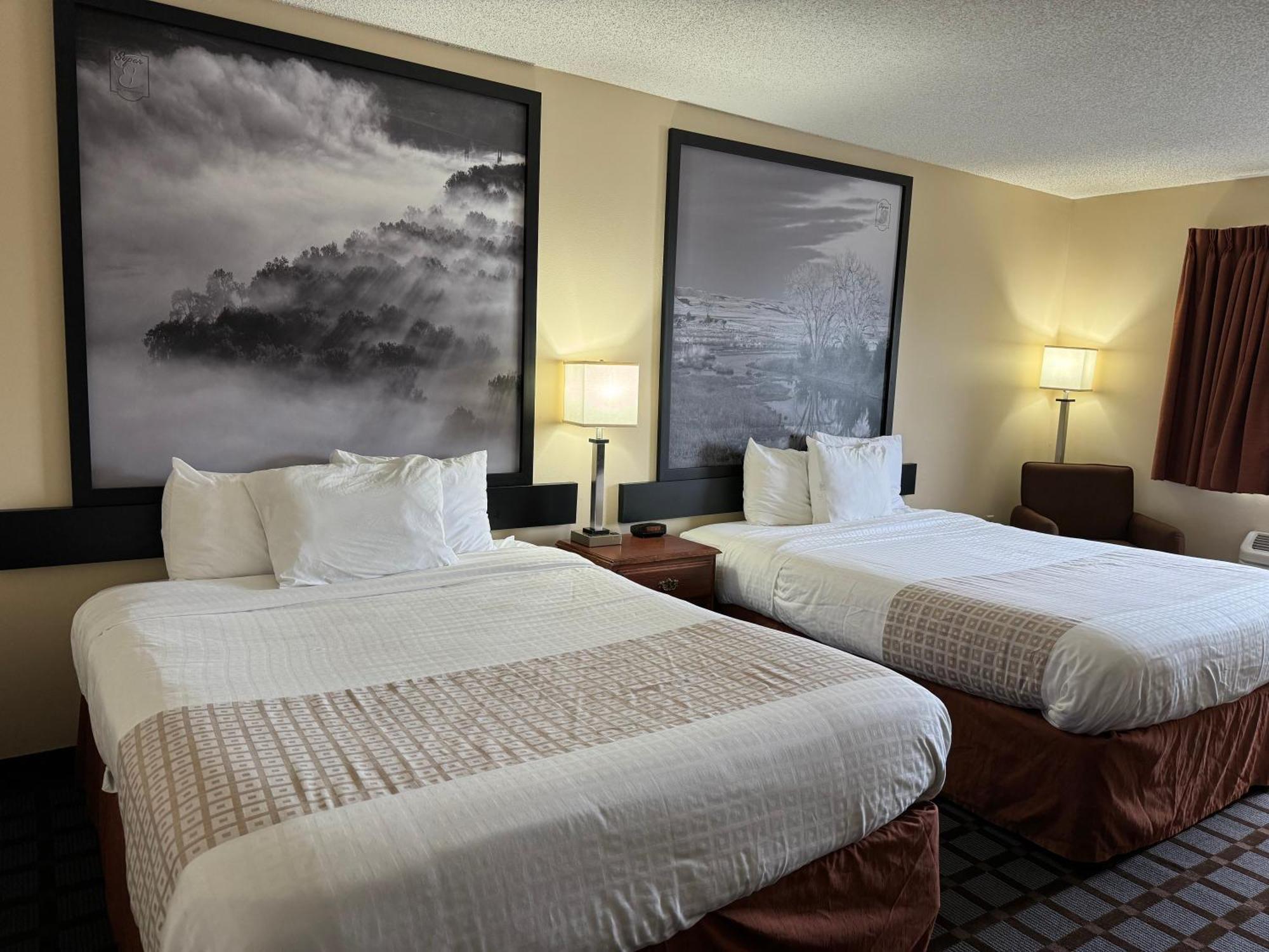 Super 8 By Wyndham Mason City Bagian luar foto