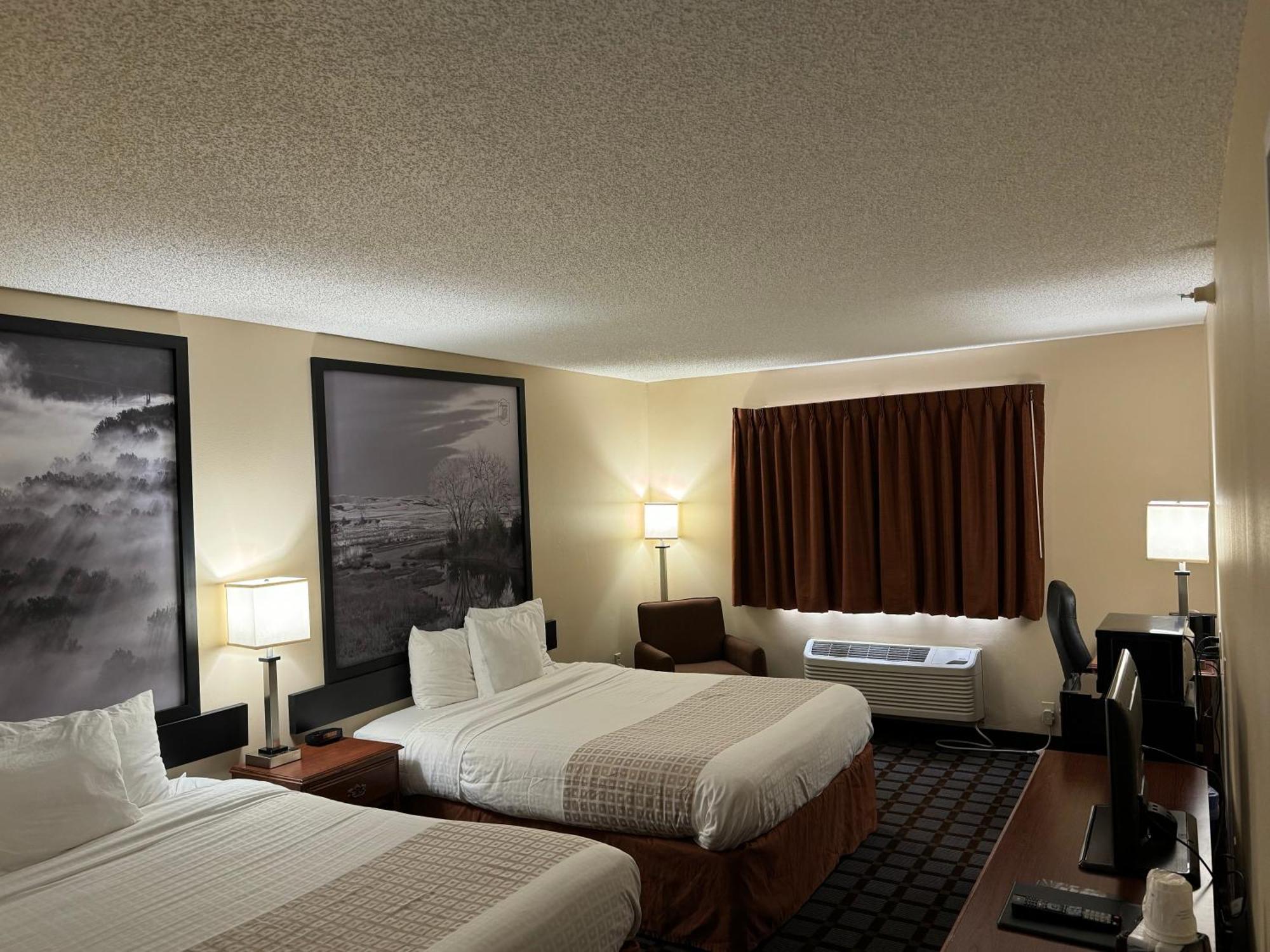 Super 8 By Wyndham Mason City Bagian luar foto