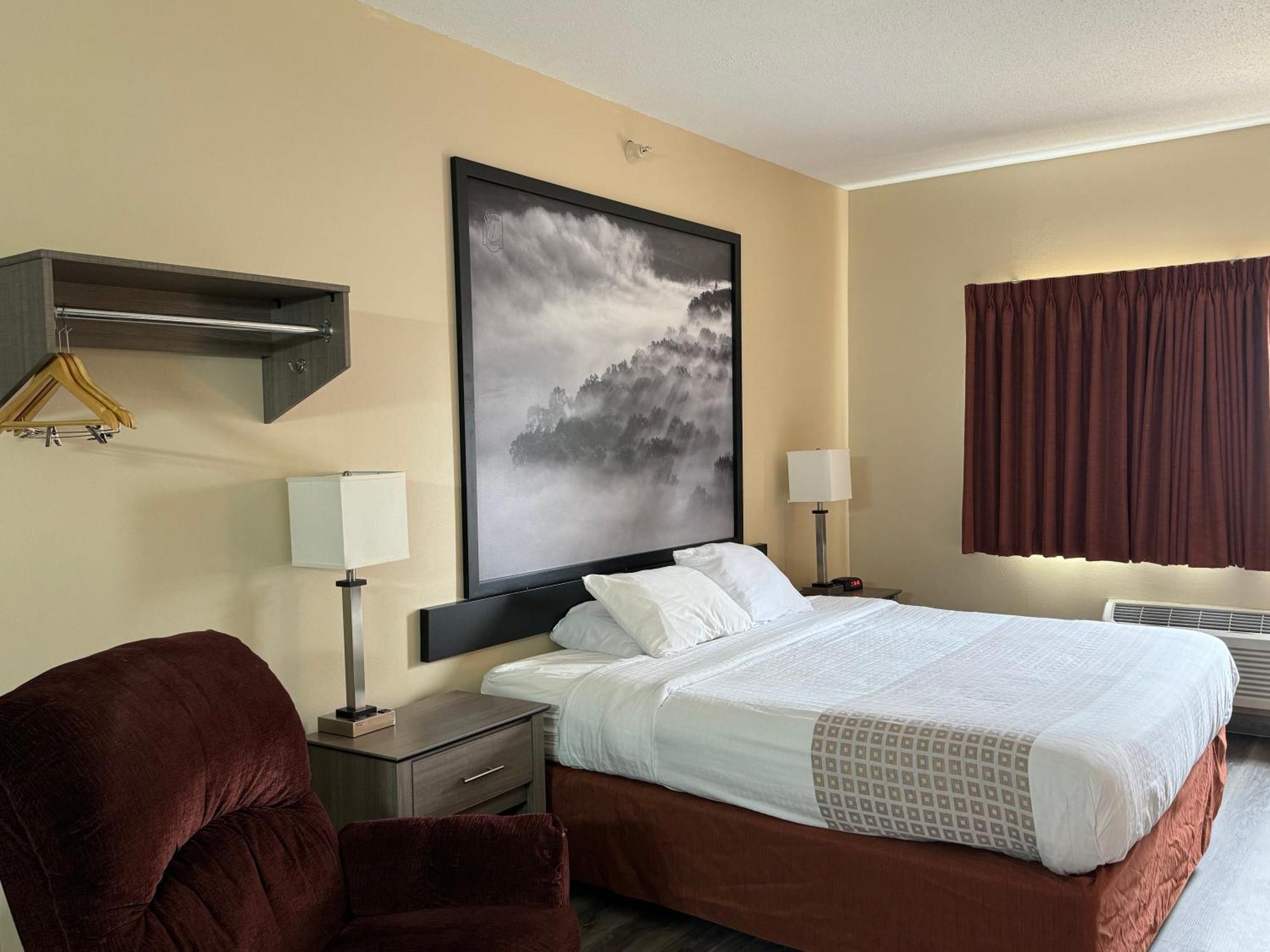 Super 8 By Wyndham Mason City Bagian luar foto