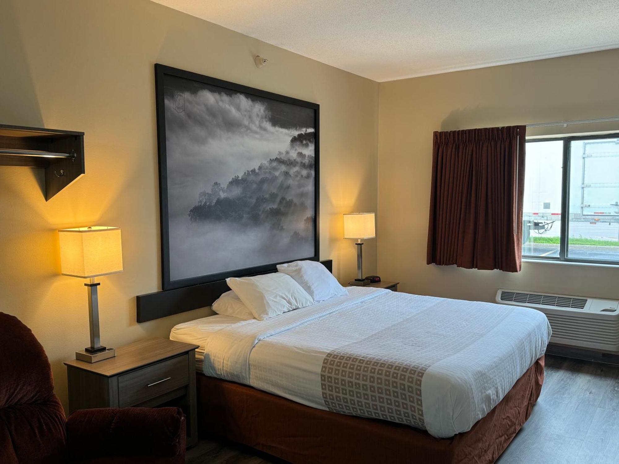Super 8 By Wyndham Mason City Bagian luar foto